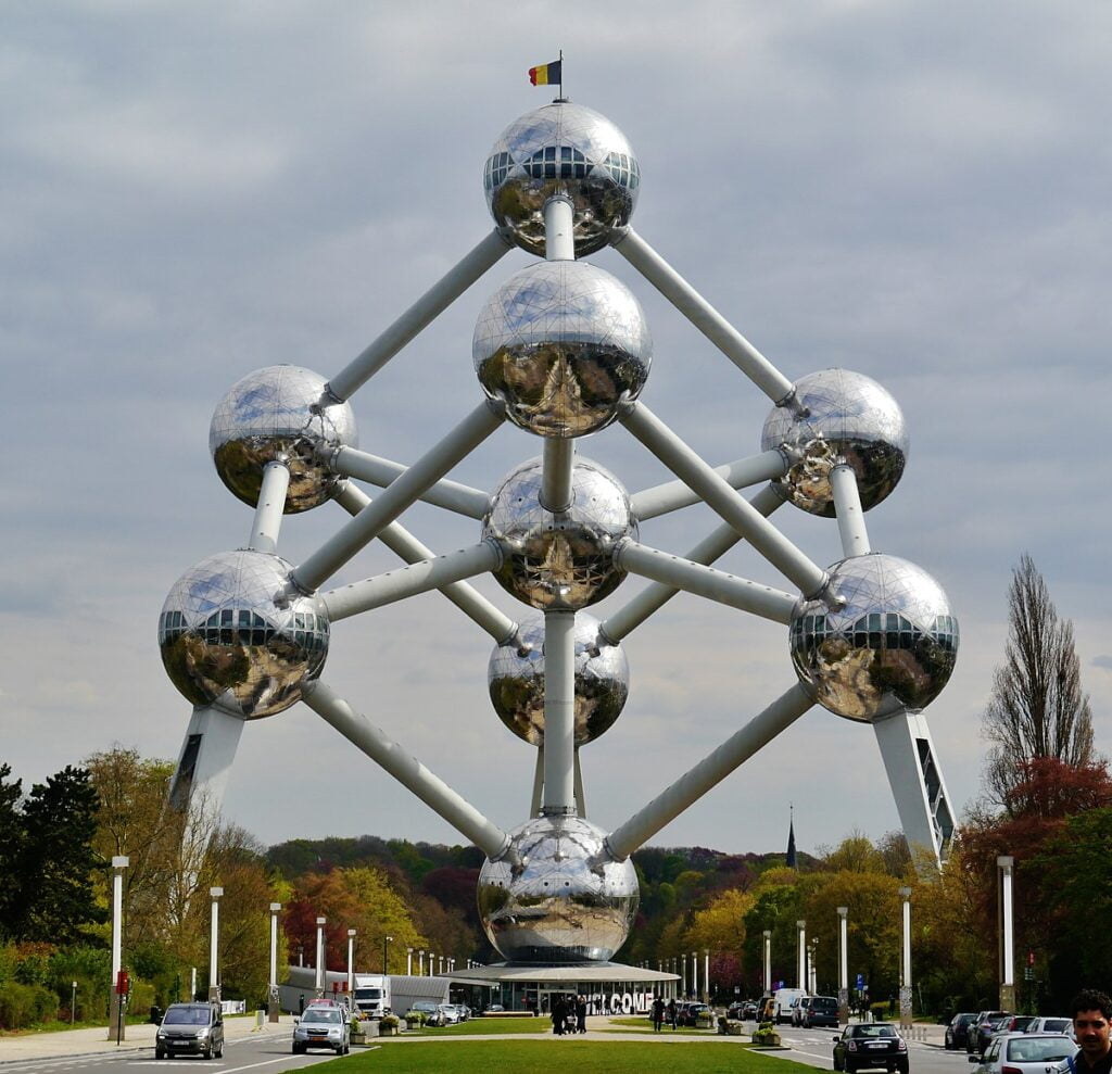 Descubre la icónica estructura del Atomium en Bruselas, en Bélgica ...